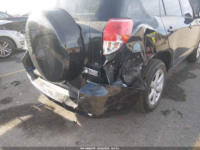 Toyota RAV4 Limited V6