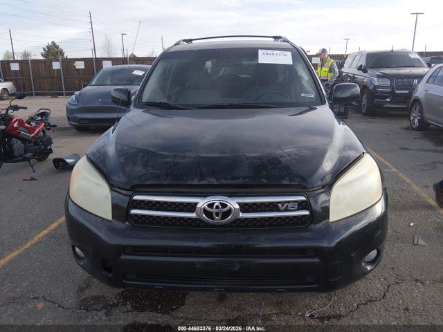 Toyota RAV4 Limited V6