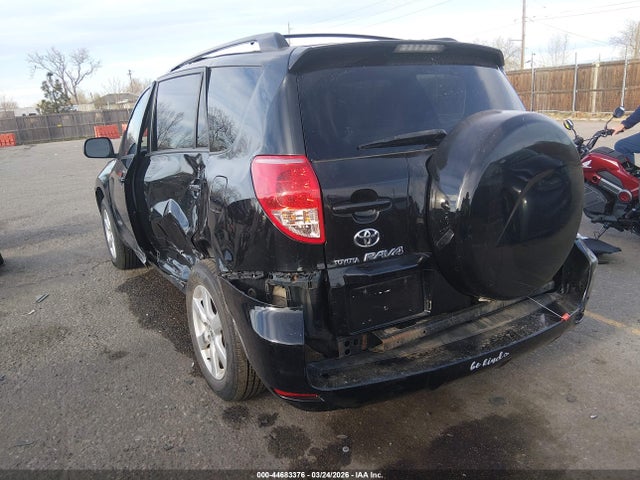 Toyota RAV4 Limited V6