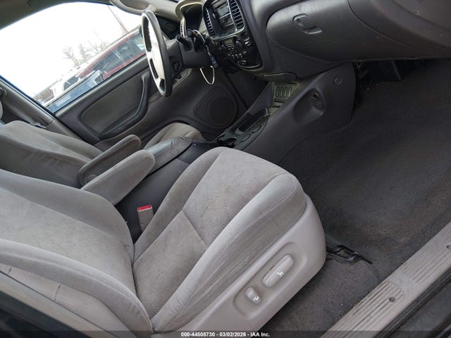 Toyota Sequoia Sr5 V8