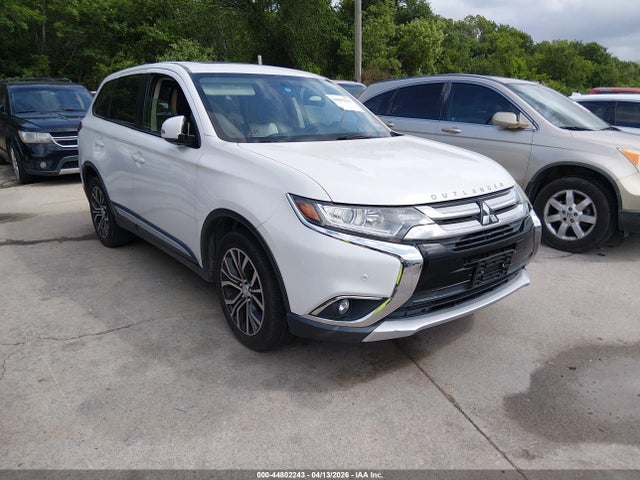 Salvage Mitsubishi Outlander Image