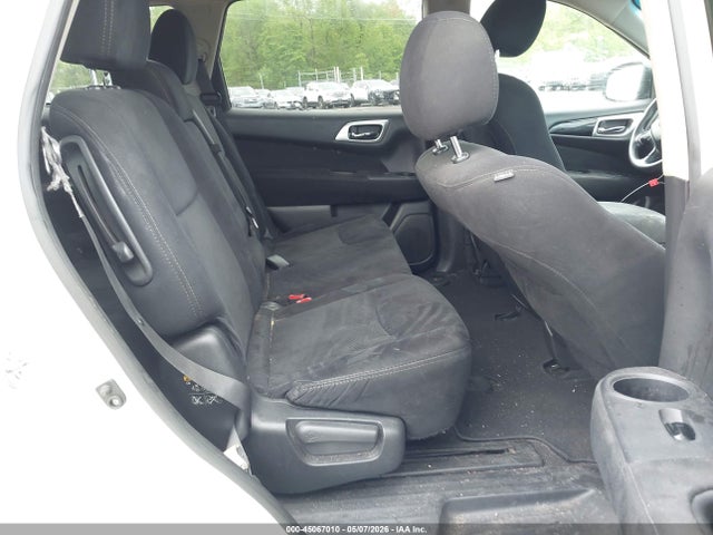 Nissan Pathfinder S