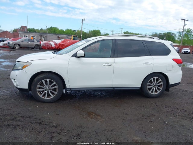 Nissan Pathfinder S