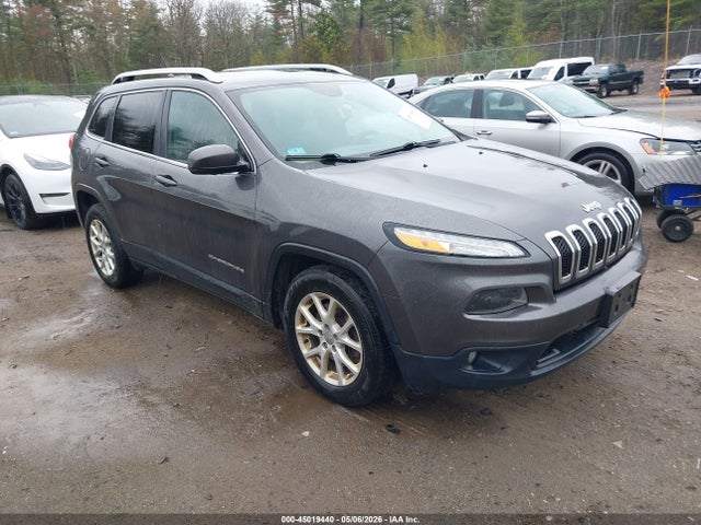Salvage Jeep Cherokee Image