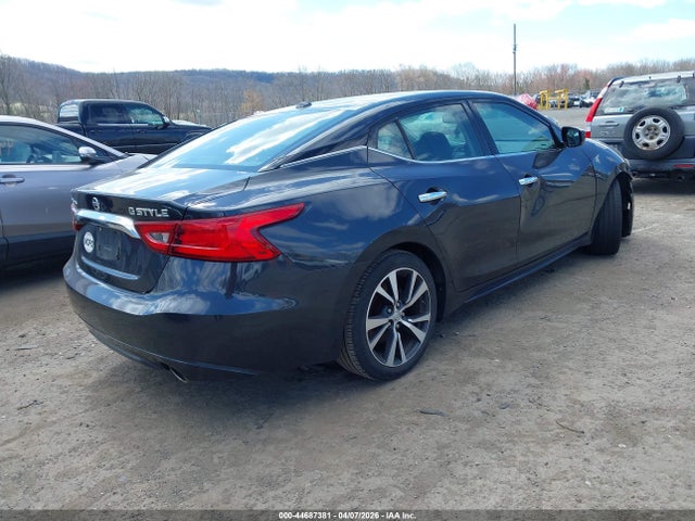 Nissan Maxima