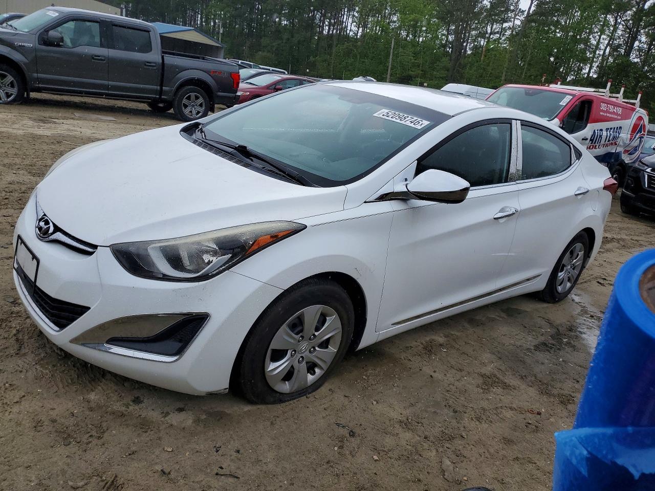 Salvage Hyundai ELANTRA Image