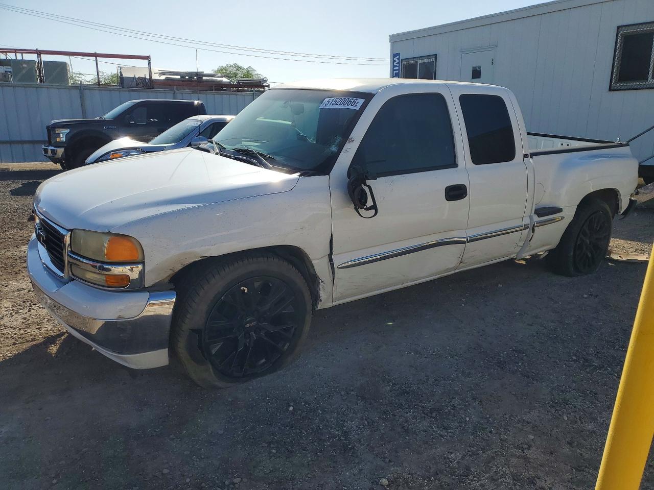 Salvage GMC Sierra Image