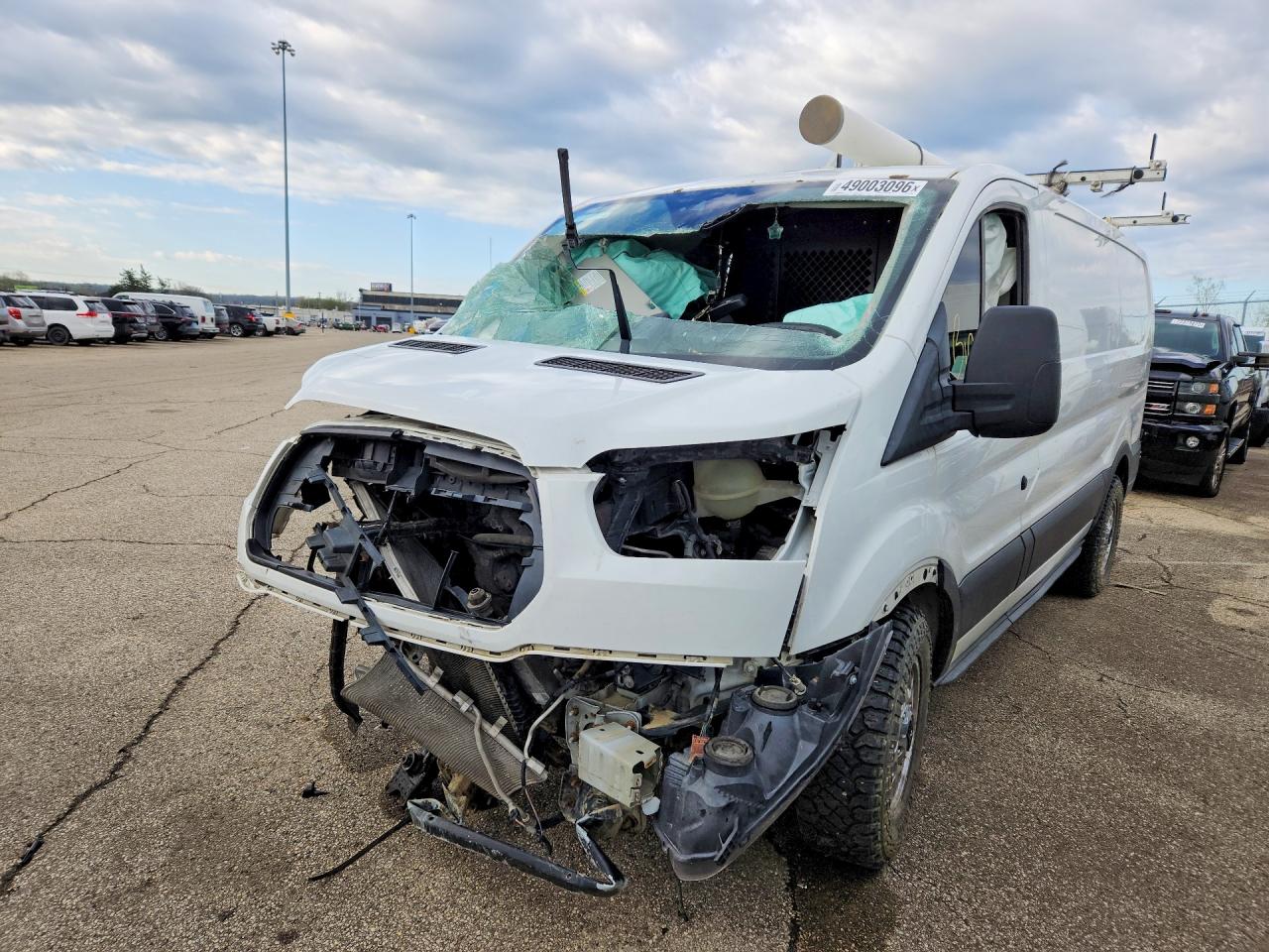 Salvage Ford Transit Image