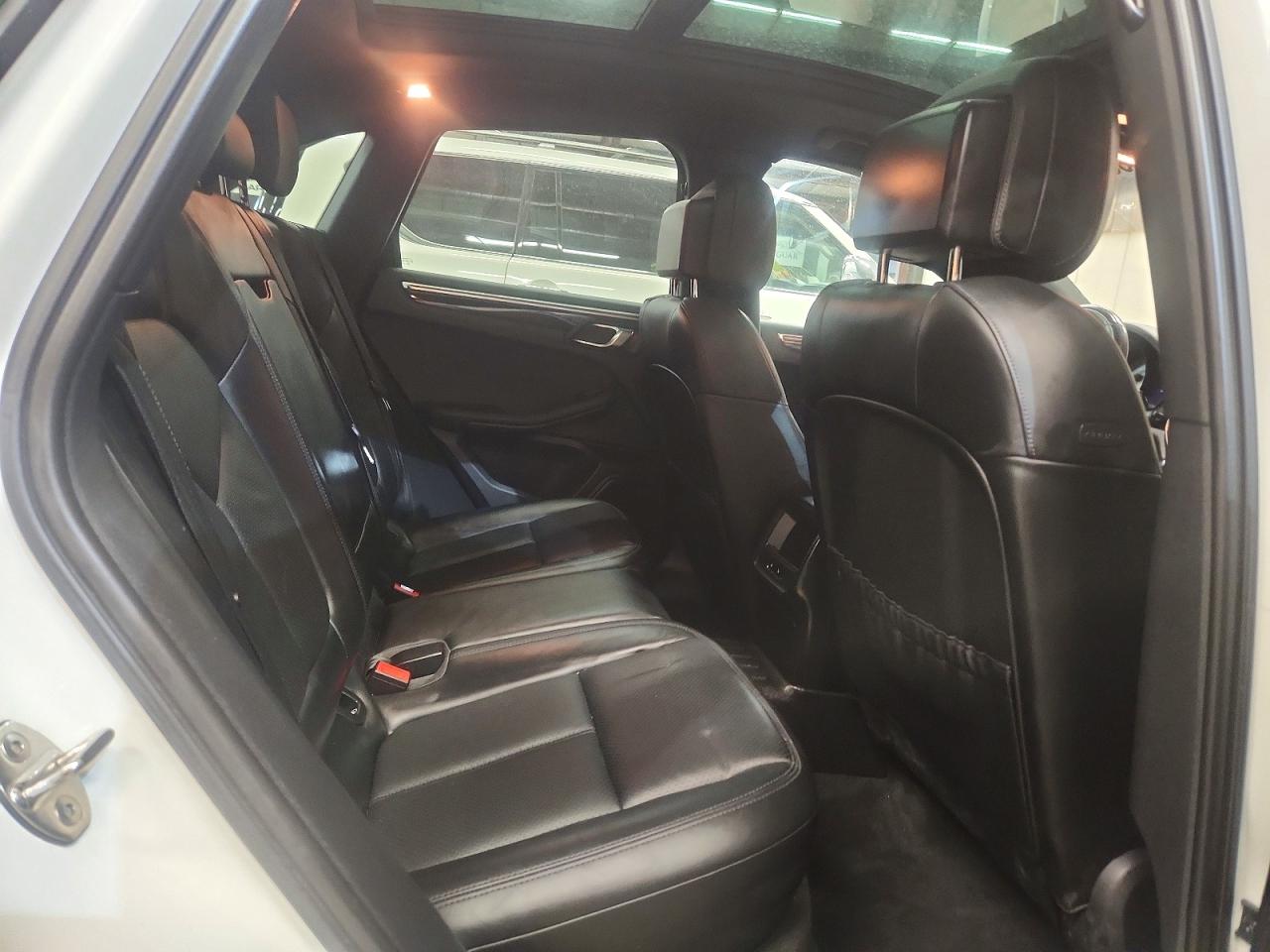 Porsche Macan S