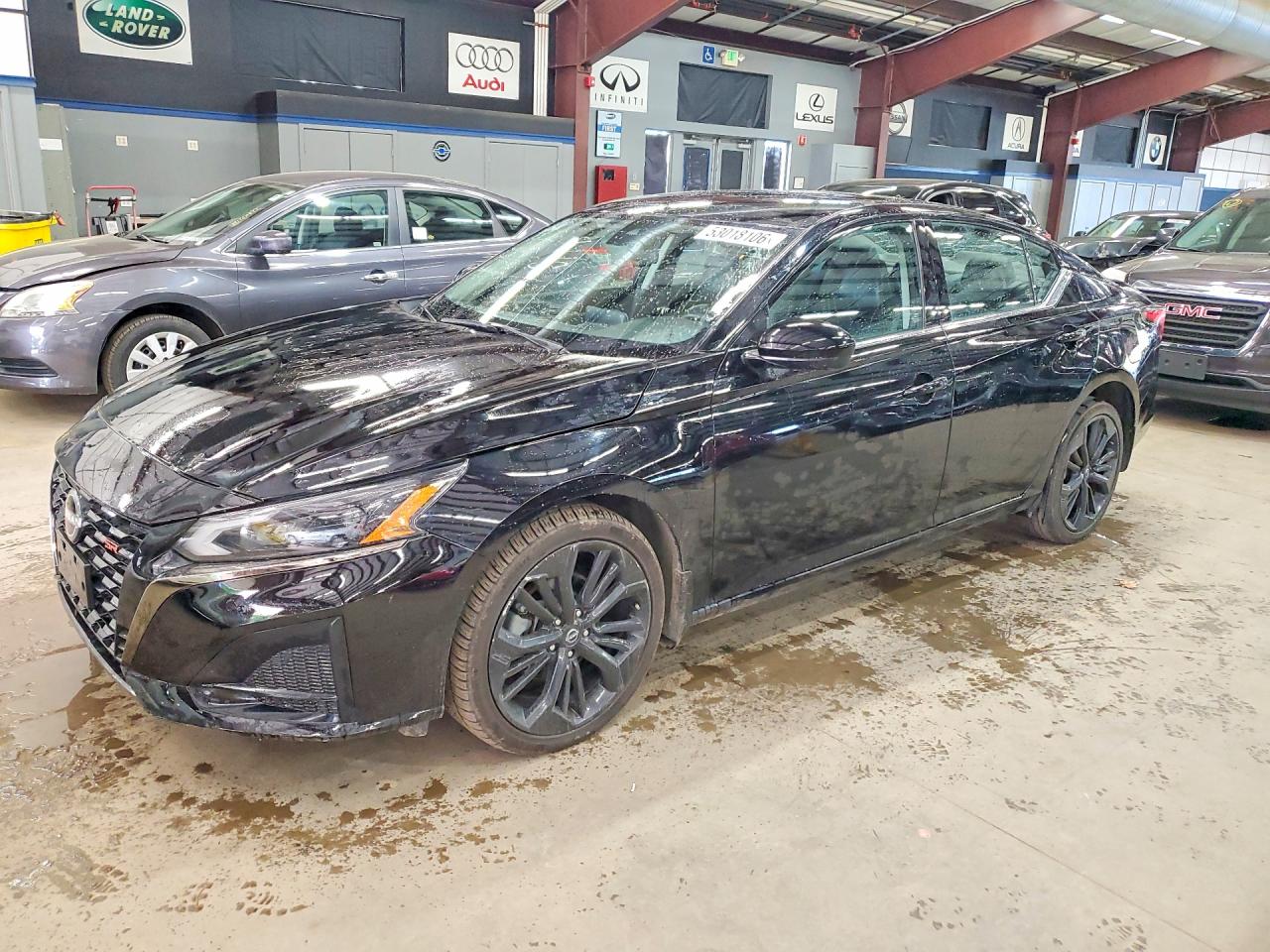 Salvage Nissan Altima Image