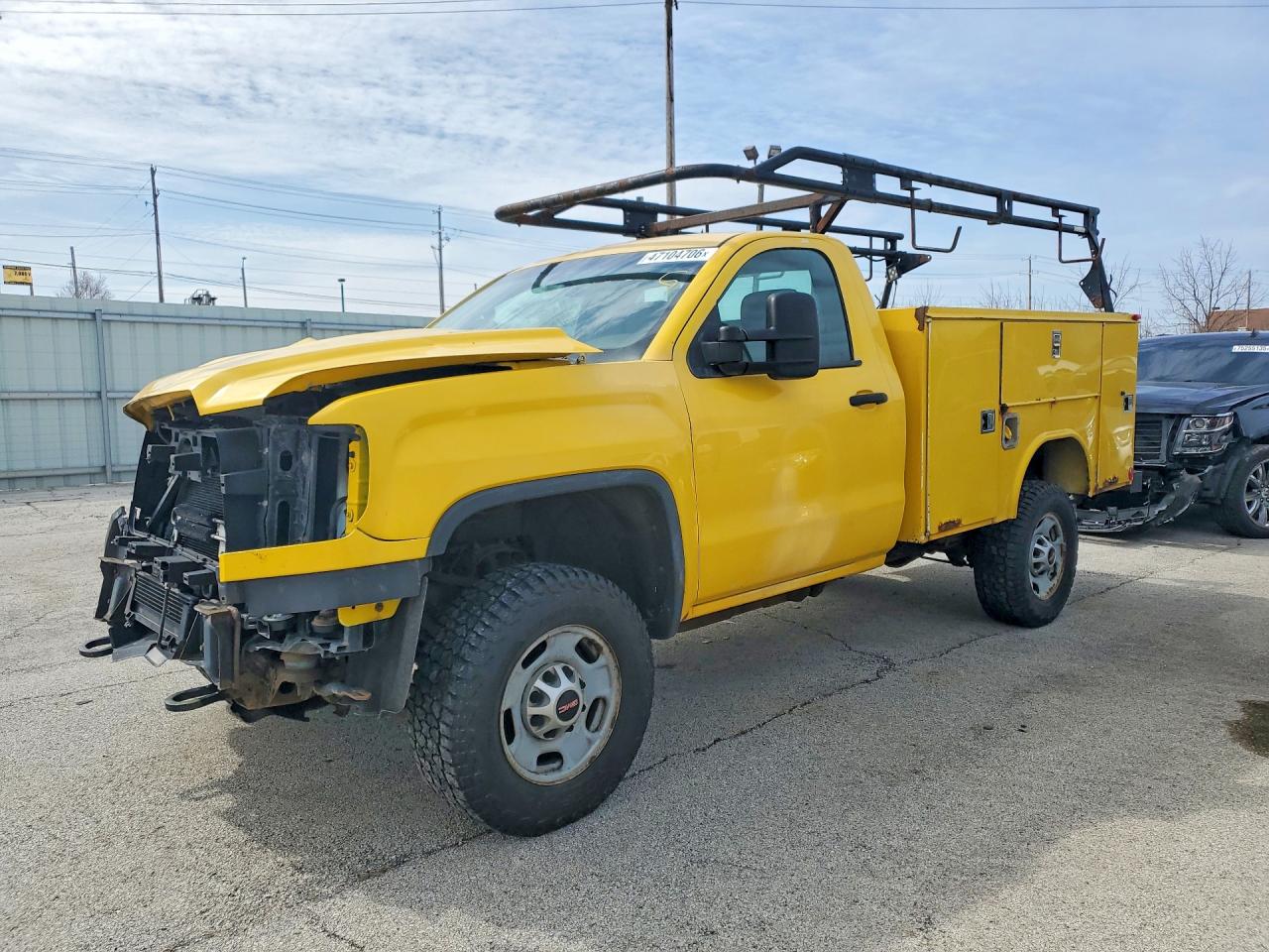 Salvage GMC Sierra Image