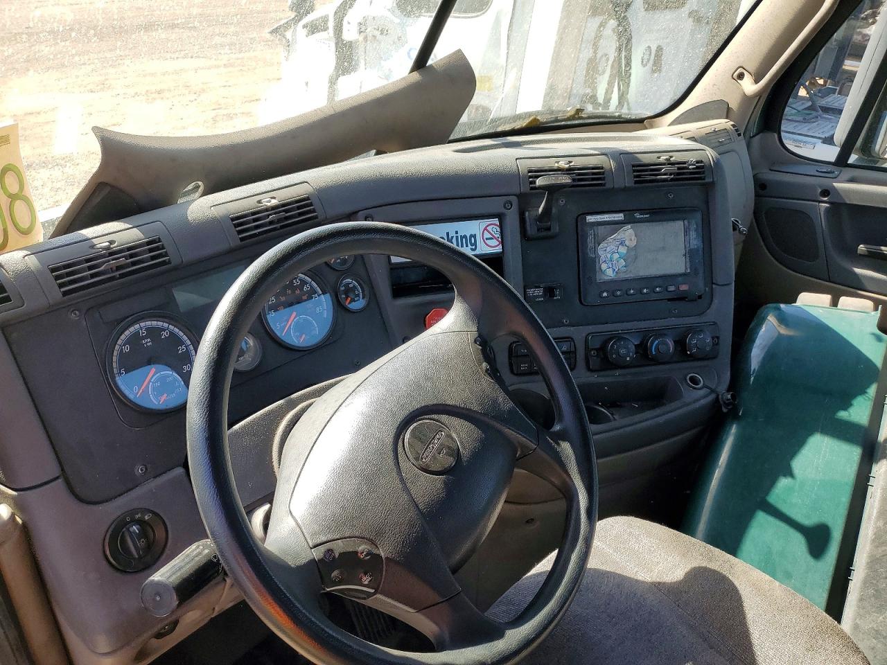Freigliner Cascadia 113