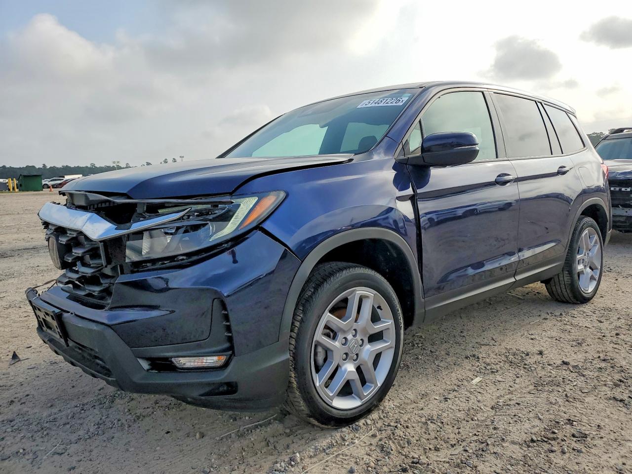 Salvage Honda Passport Image