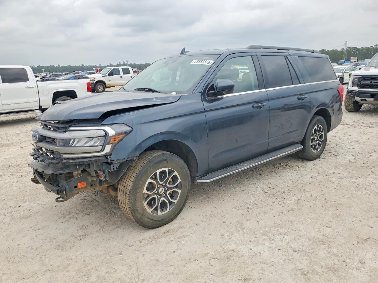 Salvage Ford Expedition Image