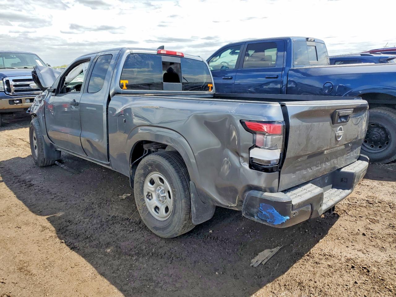 Nissan Frontier S