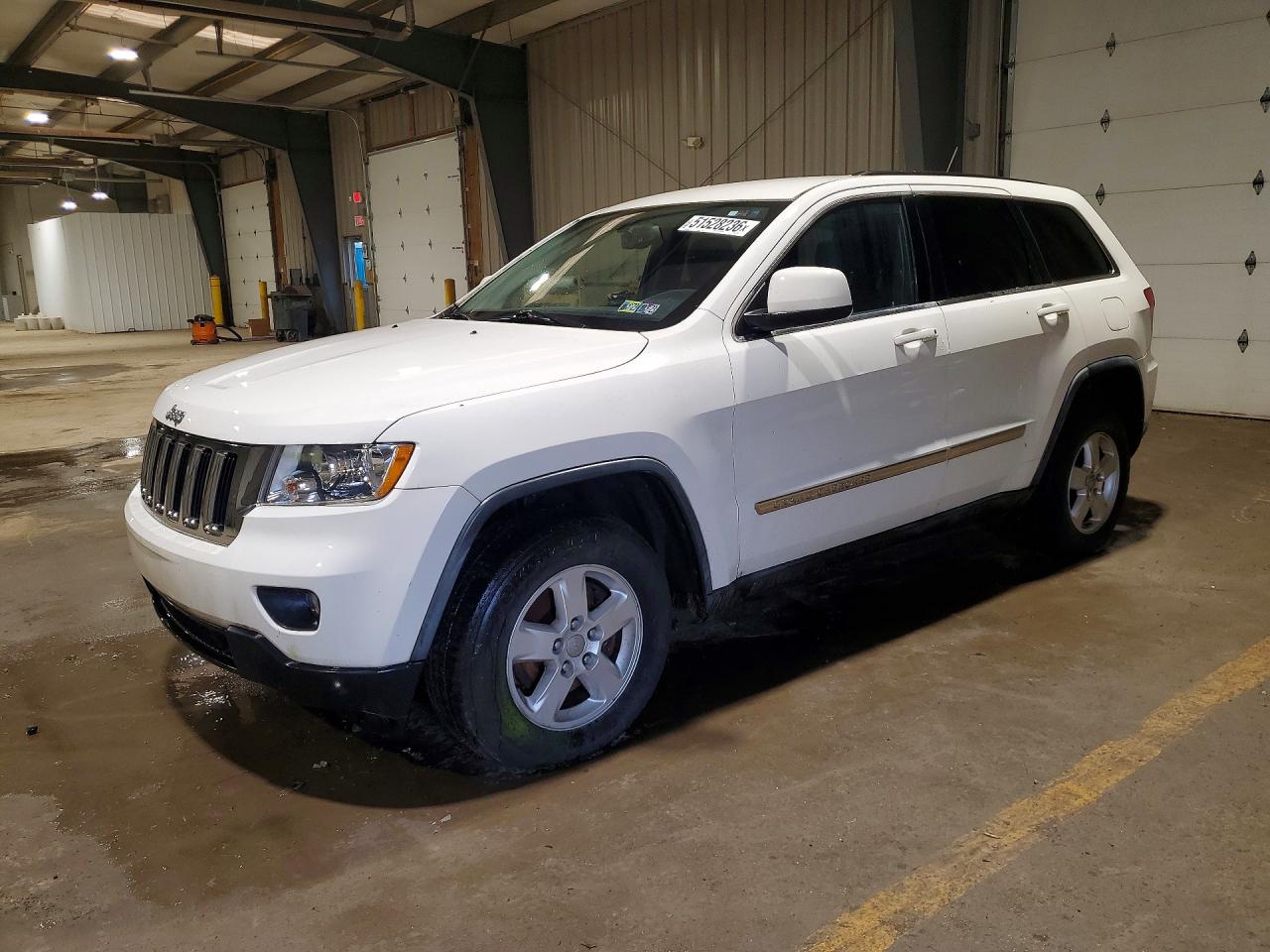 Salvage Jeep Cherokee Image