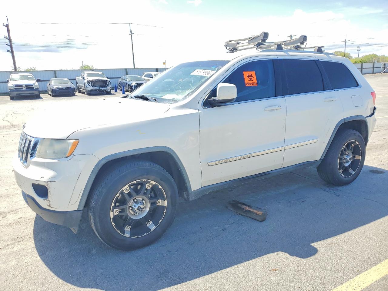 Salvage Jeep Cherokee Image