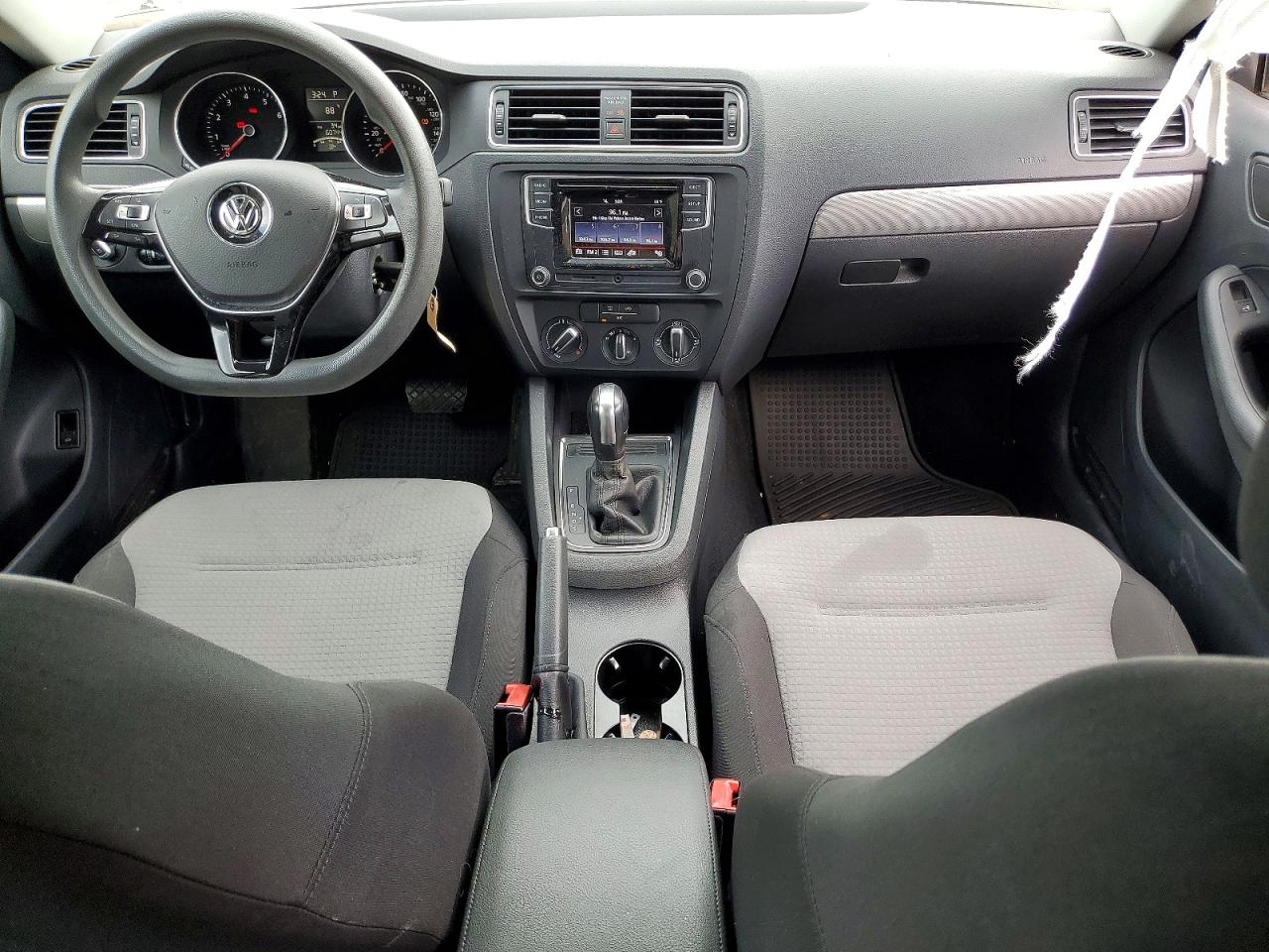 Volkswagen Jetta S