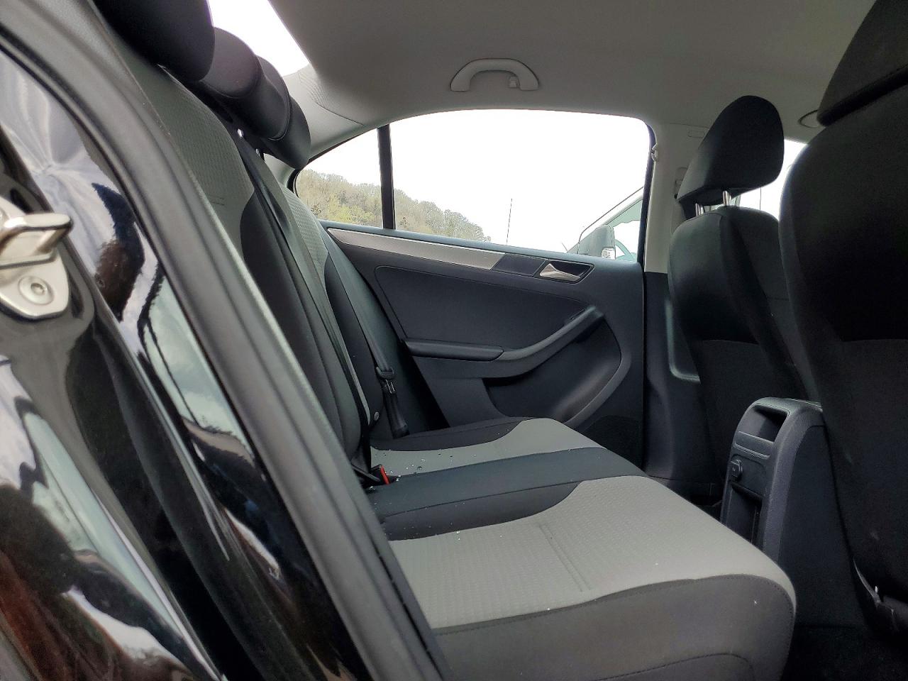 Volkswagen Jetta S