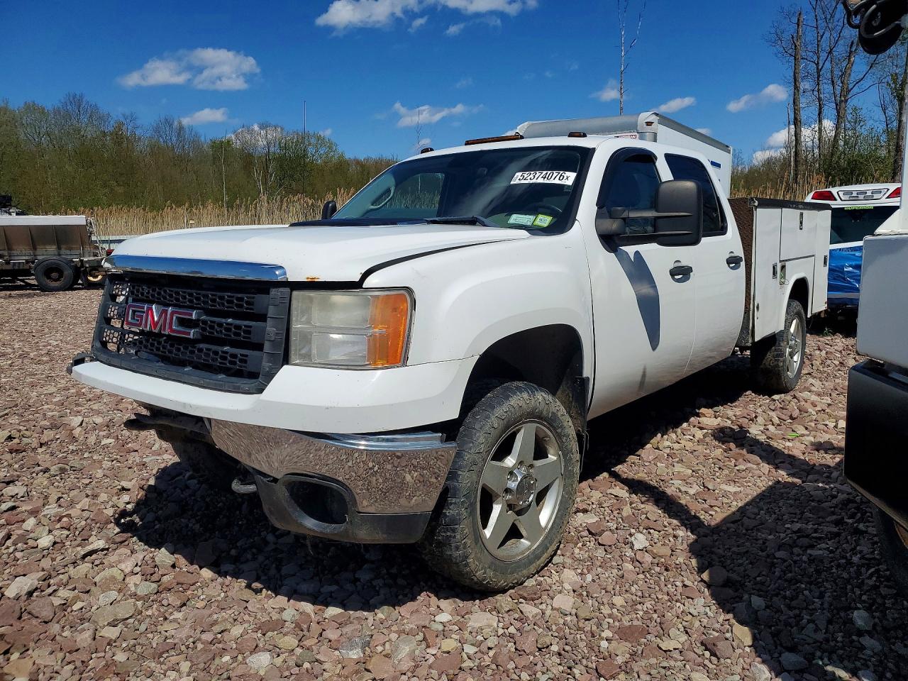 Salvage GMC Sierra Image