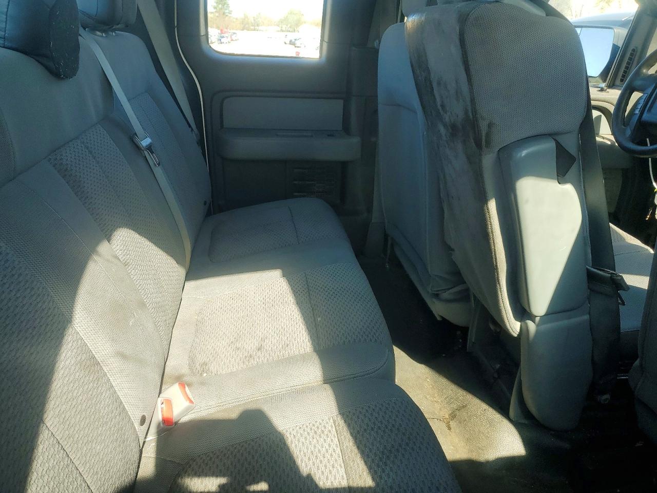 Ford F-150 Super Cab