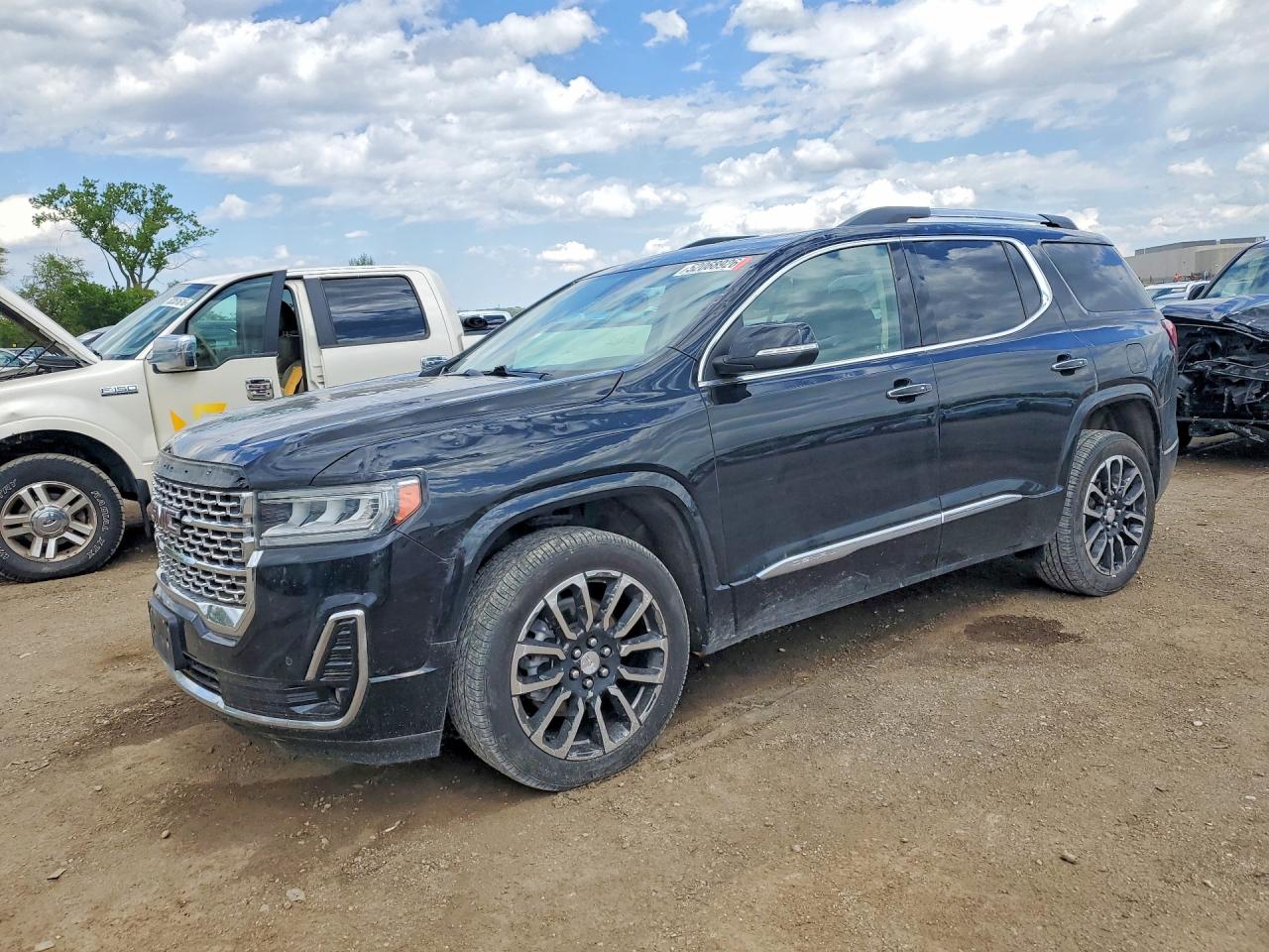 Salvage GMC Acadia Image