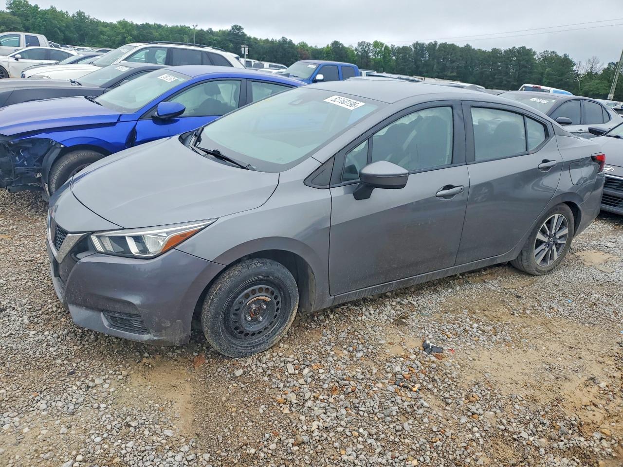 Salvage Nissan Versa Image