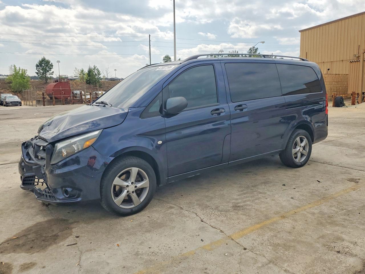 Salvage Mercedes-Benz Metris Image