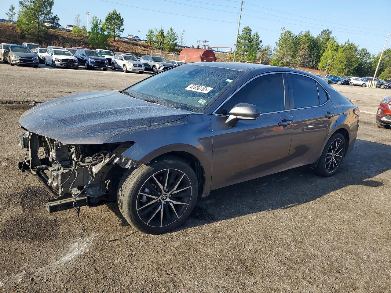 Salvage Toyota Camry Image