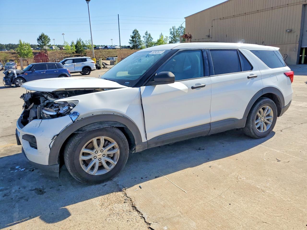 Salvage Ford Explorer Image