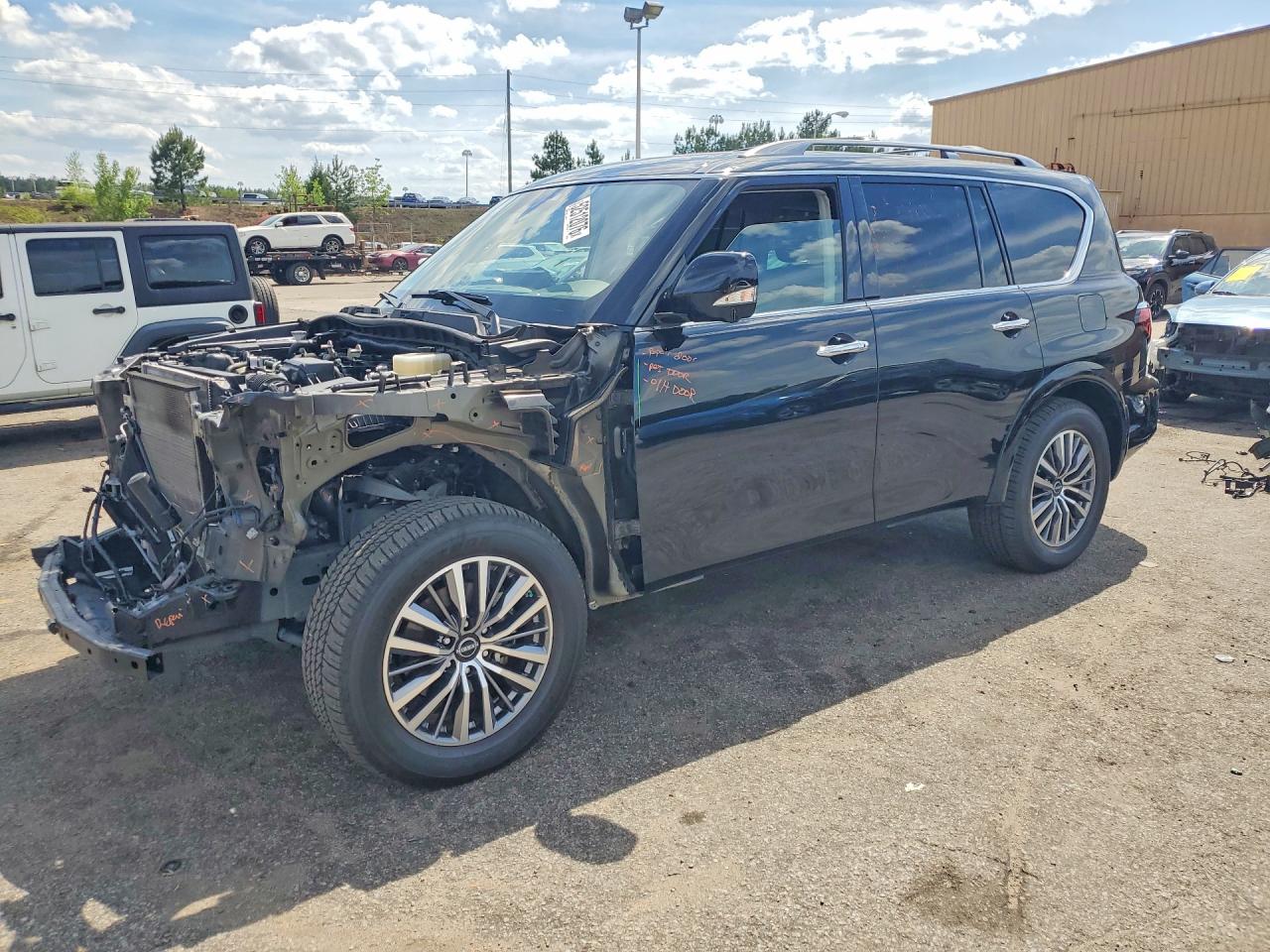 Salvage Nissan Armada Image