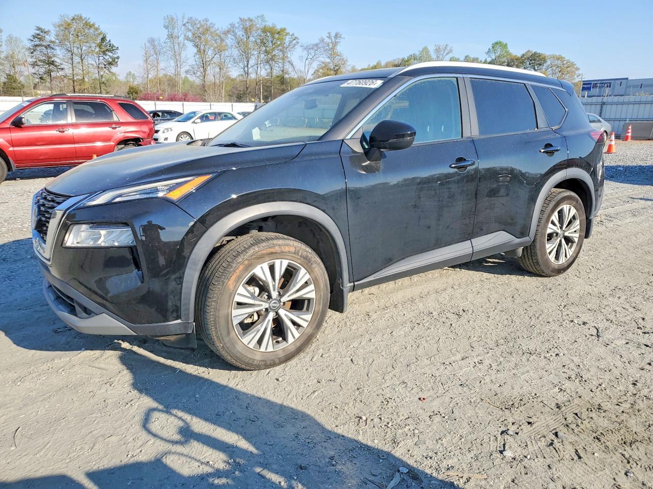 Salvage Nissan Rogue Image
