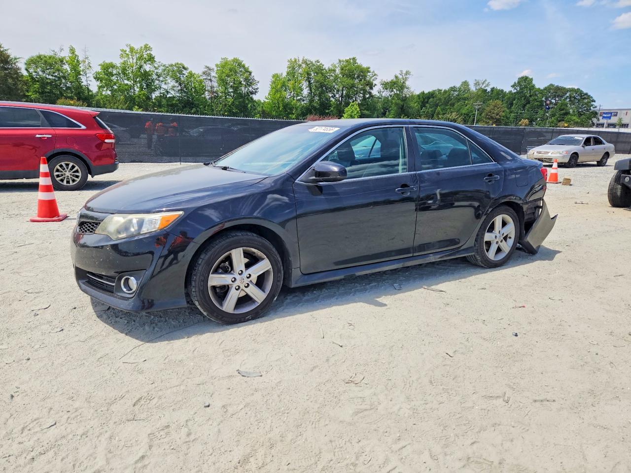 Salvage Toyota Camry Image