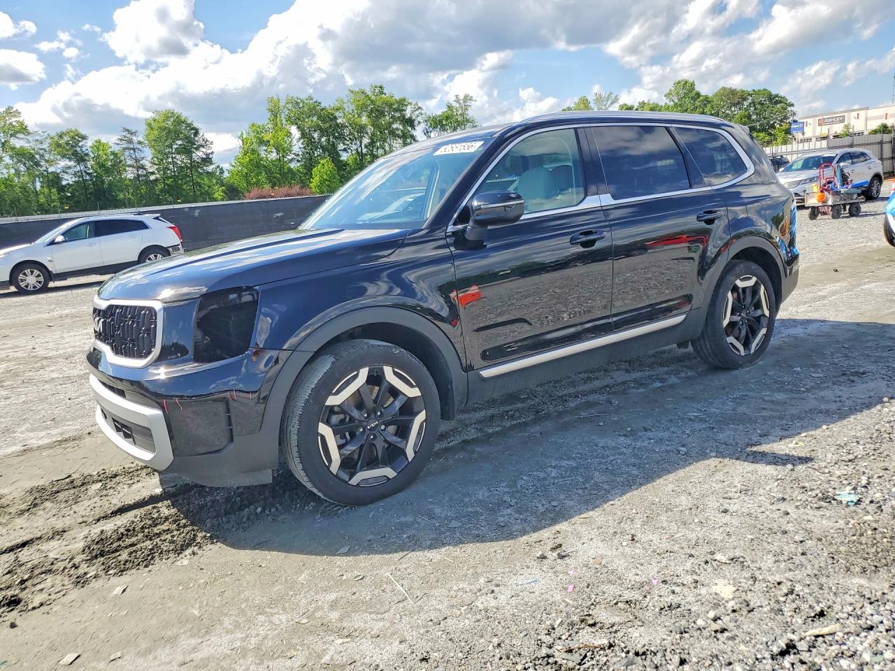 Salvage Kia Telluride Image