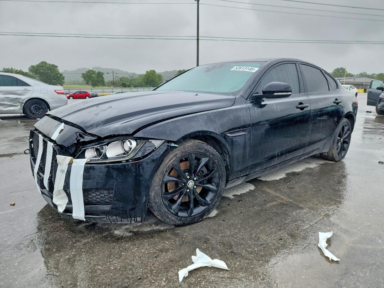 Salvage Jaguar XF Image