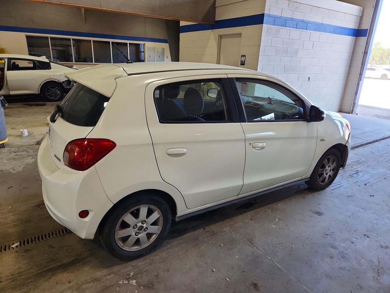 Mitsubishi Mirage Es