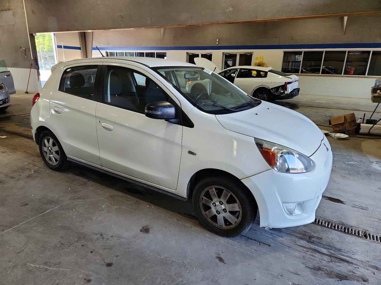 Mitsubishi Mirage Es