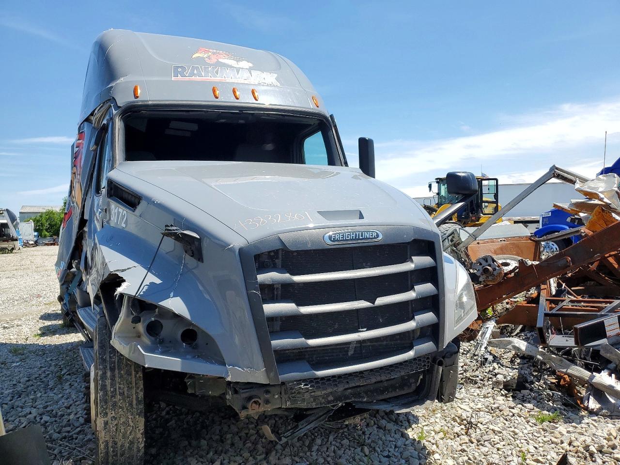 Salvage Freigliner Cascadia 126 Image