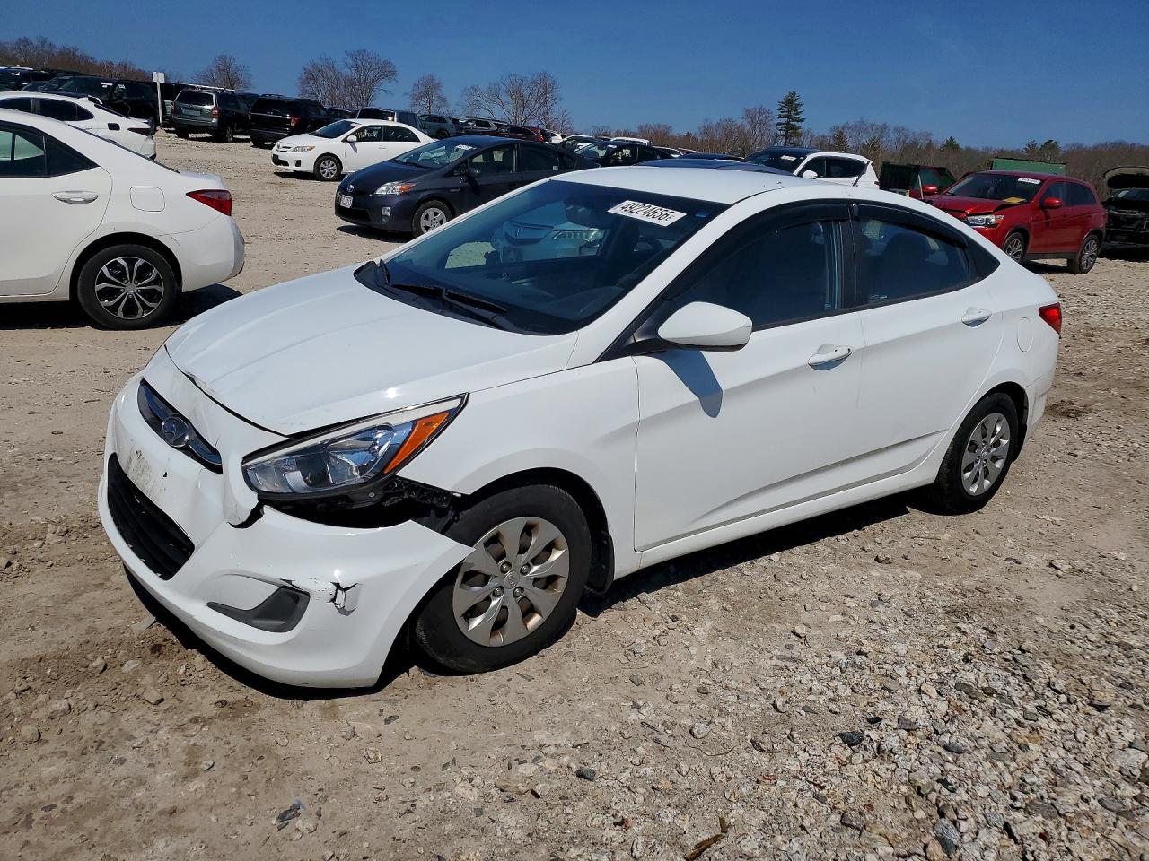 Salvage Hyundai ACCENT Image