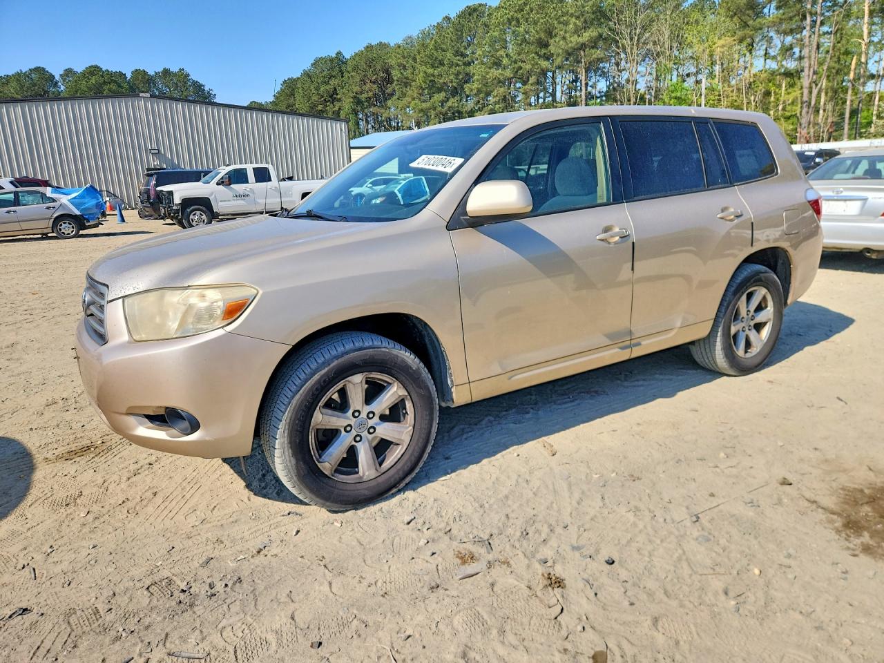 Salvage Toyota Highlander Image