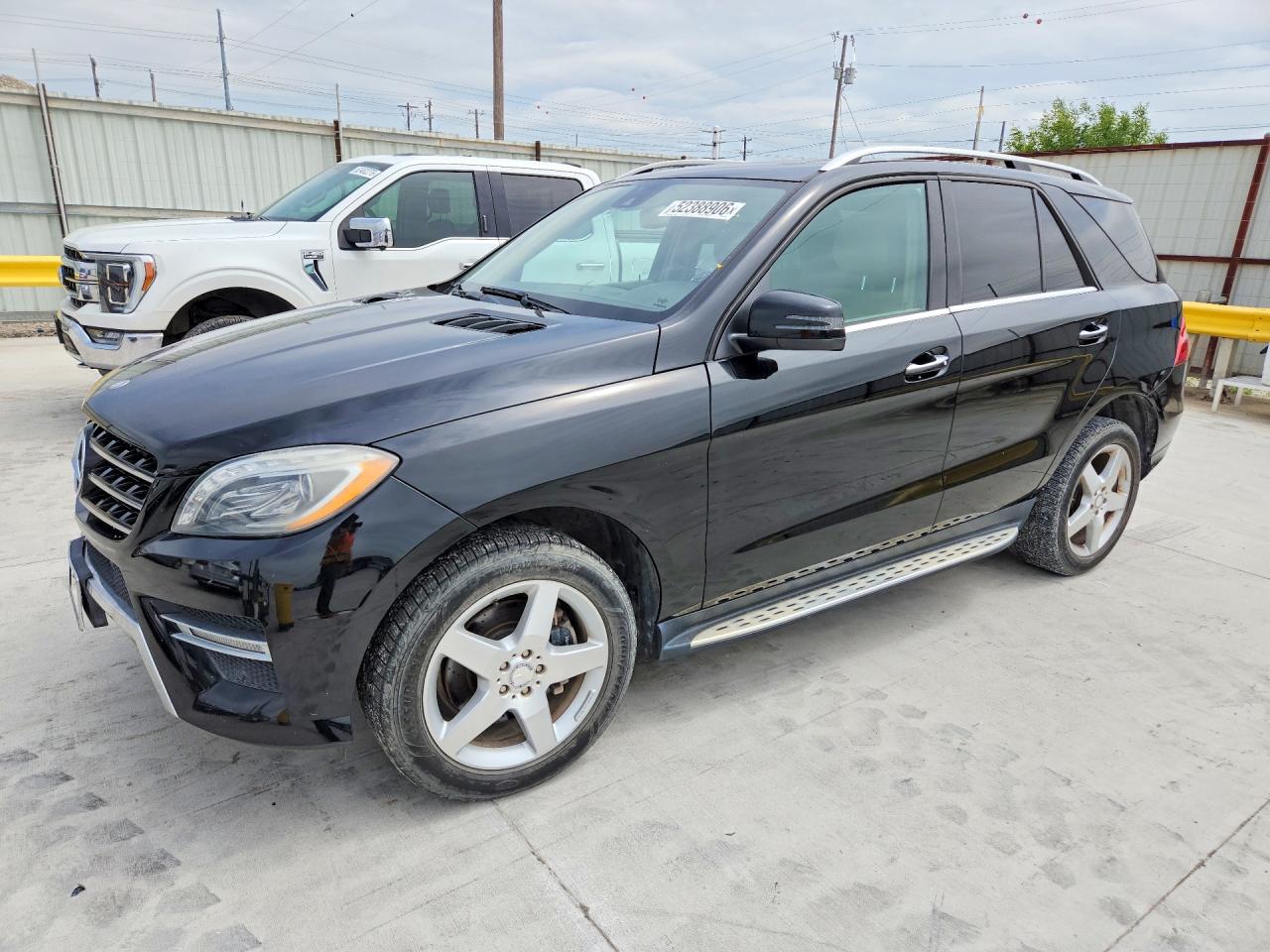 Salvage Mercedes-Benz M-Class Image