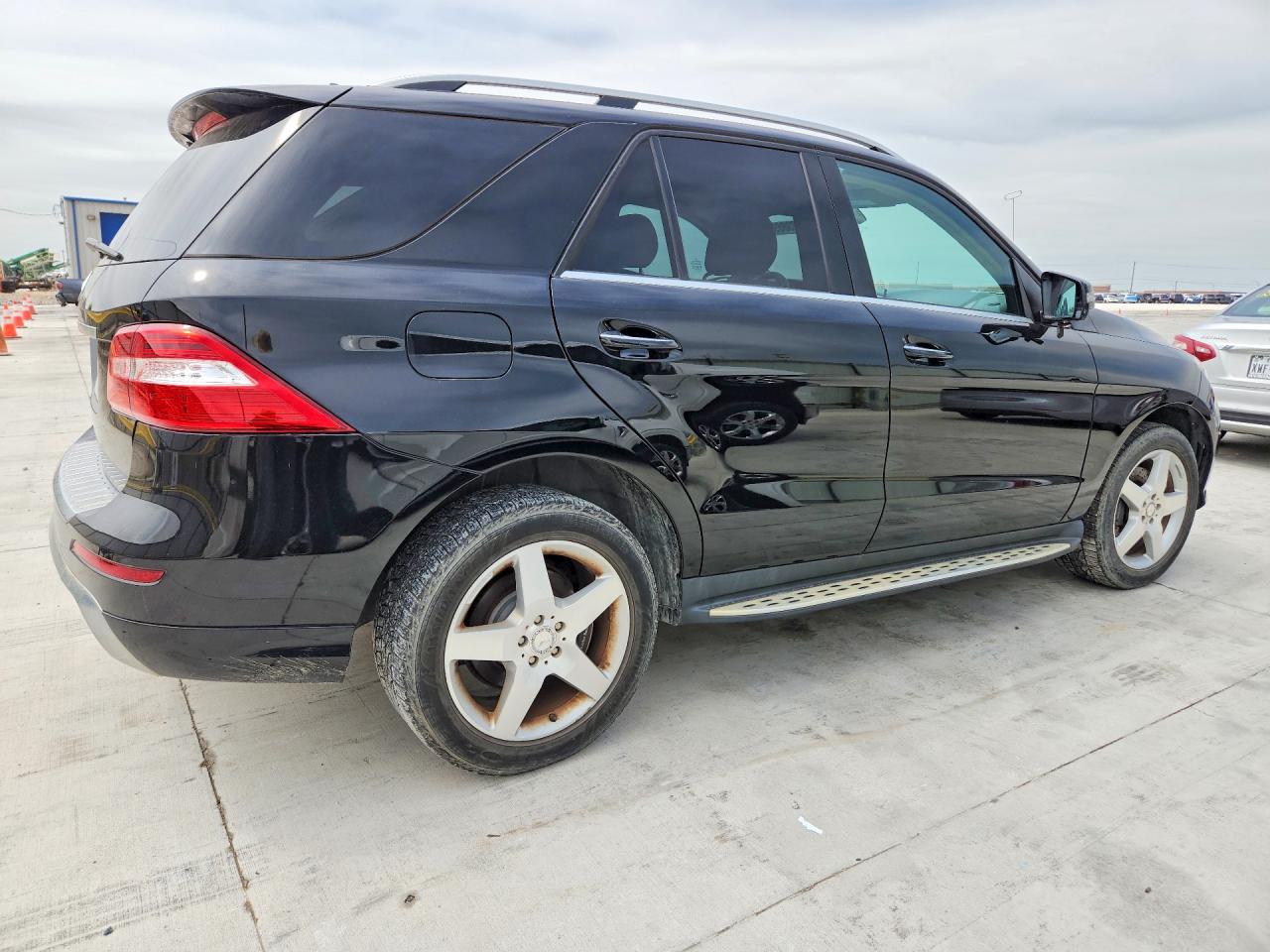 Mercedes-Benz M-Class 350