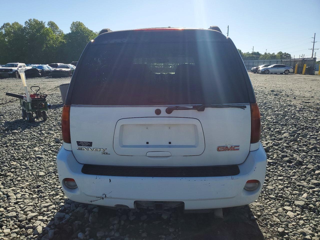 GMC Envoy Denali Xl