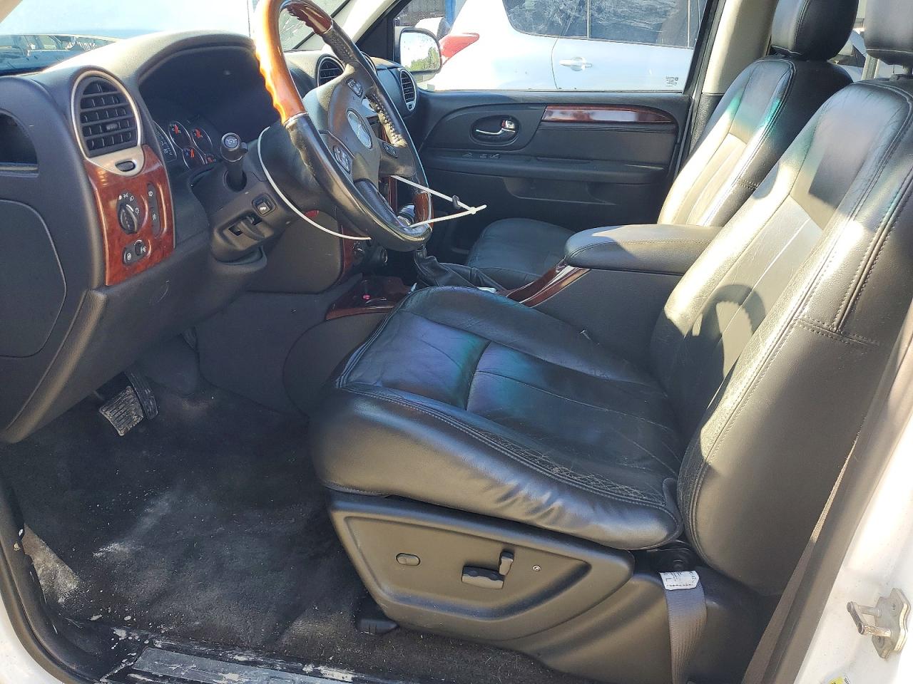 GMC Envoy Denali Xl