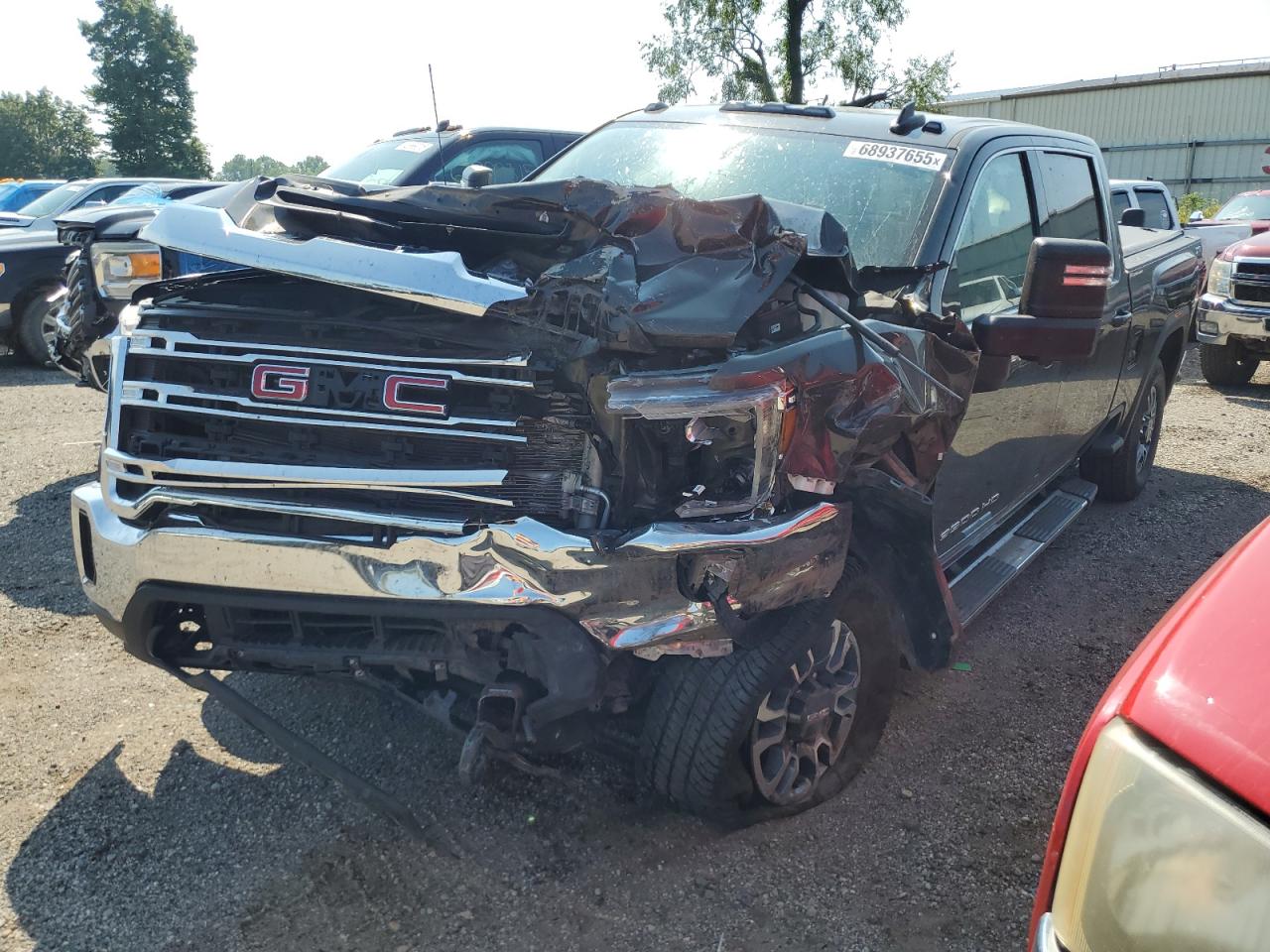 Salvage GMC Sierra Image