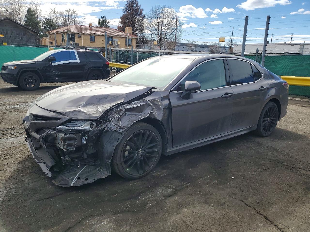 Salvage Toyota Camry Image