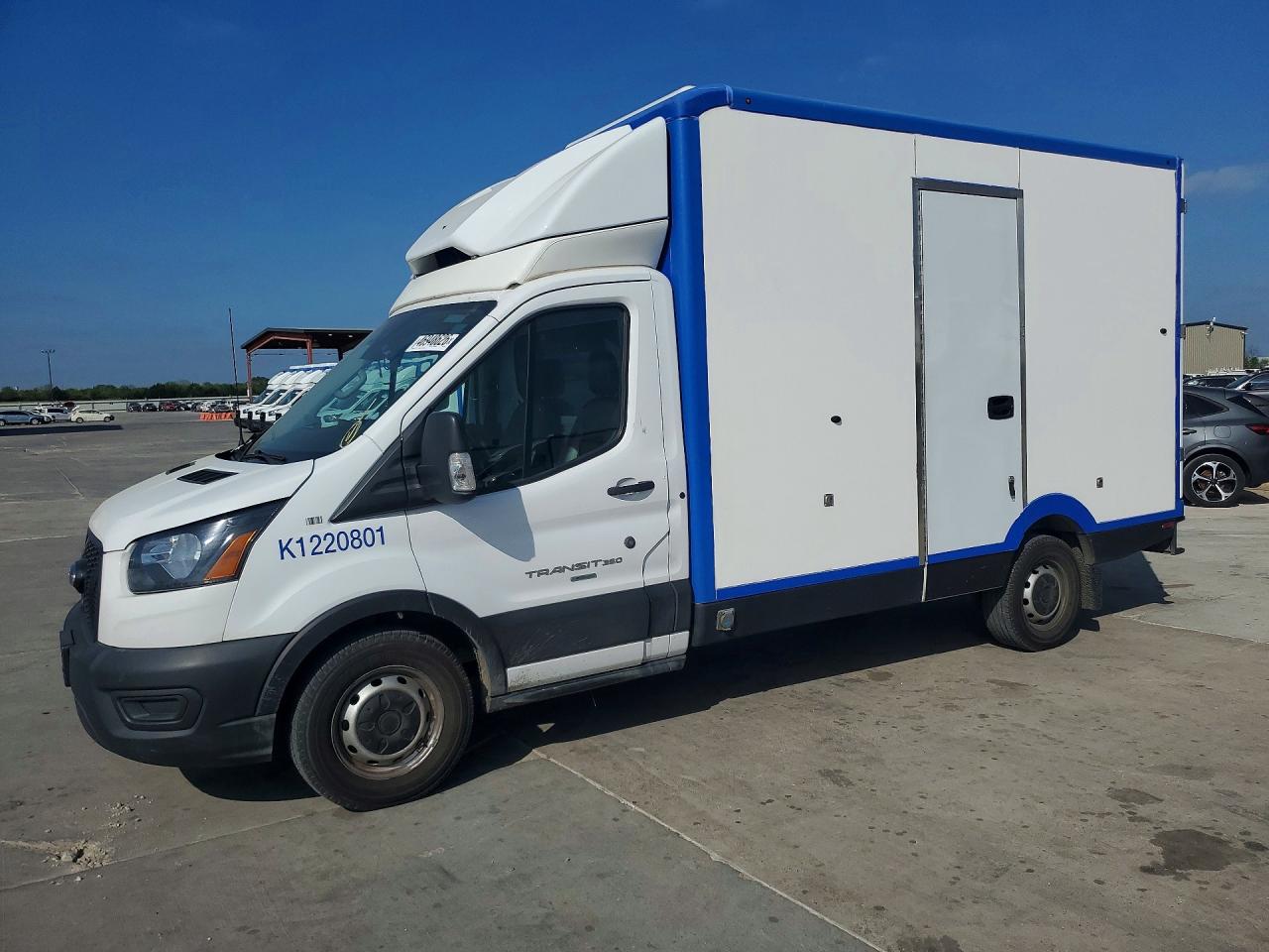 Salvage Ford Transit Image