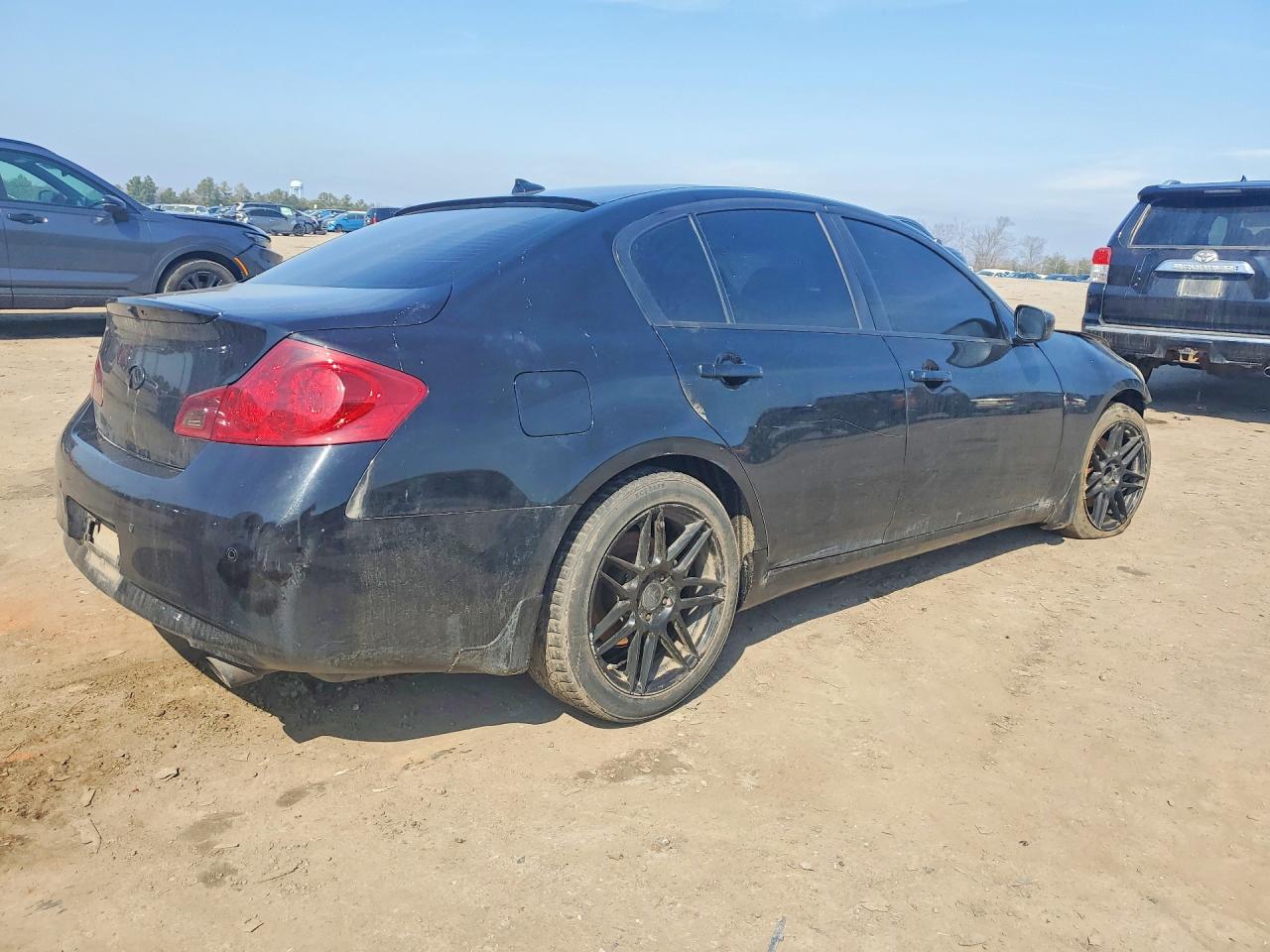 INFINITI G37 Journey