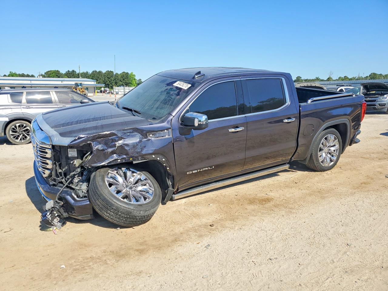 Salvage GMC Sierra Image