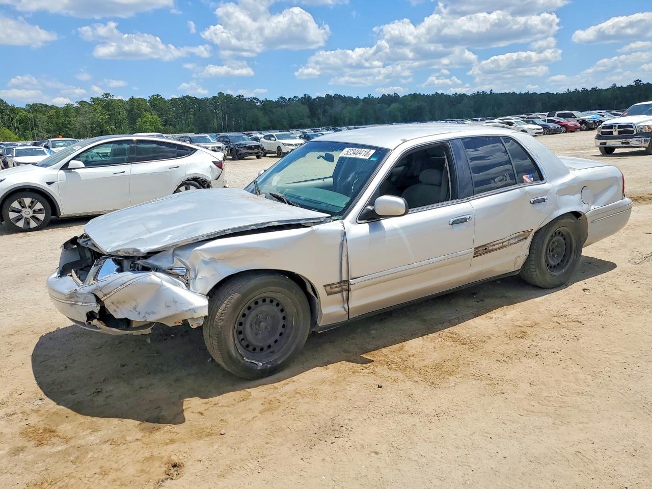 Salvage Ford Crown Vic Image